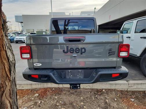 2021 Jeep Gladiator Willys 4x4