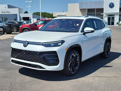 2025 Volkswagen Tiguan 2.0T SEL R-Line 4MOTION