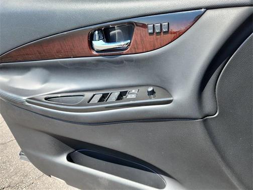 2016 INFINITI QX50 Base