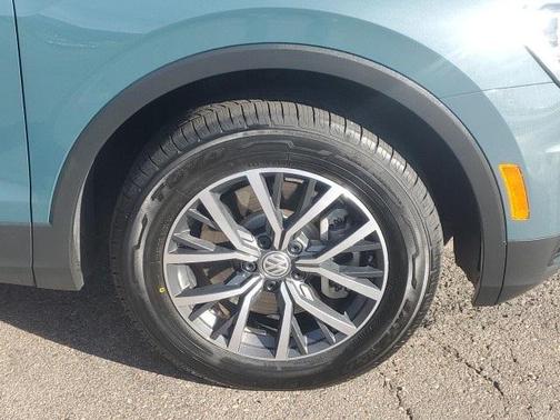 Blue Metallic 2019 Volkswagen Tiguan 2.0T SE 4MOTION