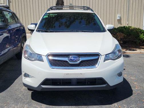 Crystal White Pearl 2015 Subaru XV Crosstrek 2.0i Limited