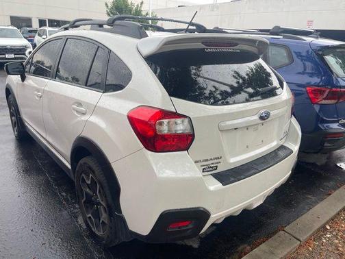 Crystal White Pearl 2015 Subaru XV Crosstrek 2.0i Limited
