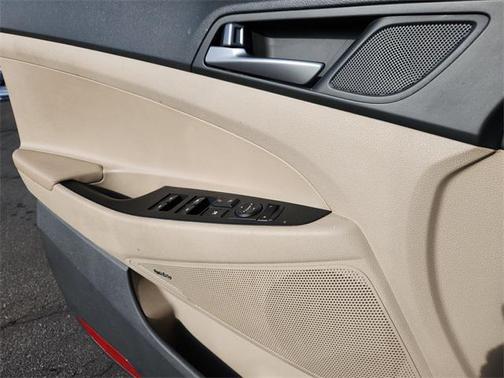 2017 Hyundai TUCSON SE Plus