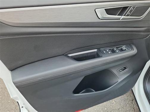 2026 Volkswagen Atlas Cross Sport 2.0T SE w/Technology 4MOTION