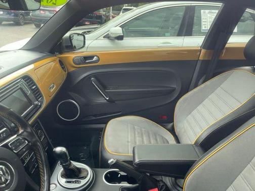 Gold 2017 Volkswagen Beetle 1.8T Dune