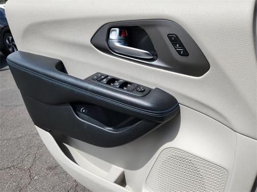 2021 Chrysler Pacifica Hybrid Touring L
