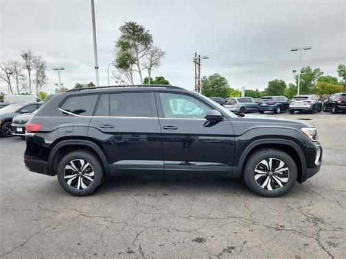 2025 Volkswagen Atlas 2.0T SE