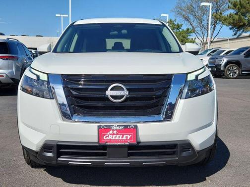 Glacier White 2024 Nissan Pathfinder SV 4WD