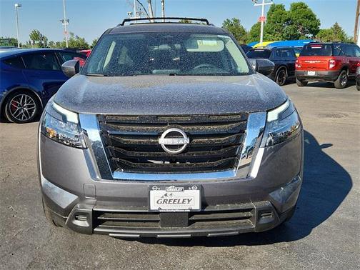 2025 Nissan Pathfinder SV 4WD