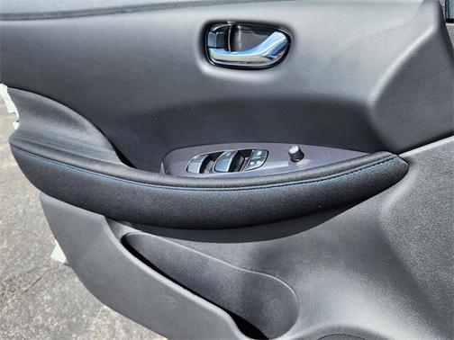 2025 Nissan Leaf S