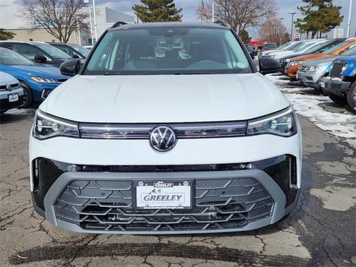 2025 Volkswagen Taos 1.5T SE Black