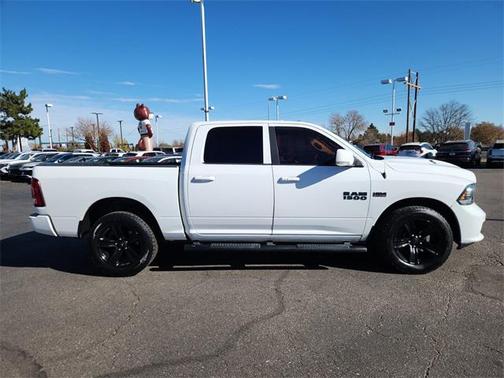 2017 RAM 1500 Night Crew Cab 4x4 5'7' Box