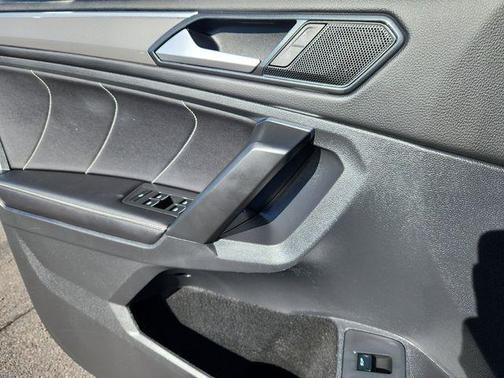 2022 Volkswagen Tiguan 2.0T SE R-Line Black 4MOTION