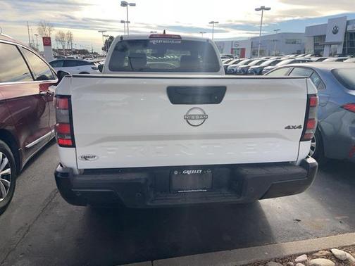 2022 Nissan Frontier S