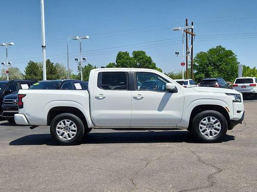 Glacier White 2023 Nissan Frontier SV