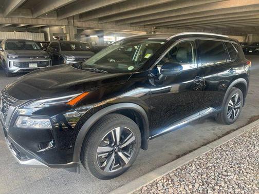 Super Black 2023 Nissan Rogue Platinum