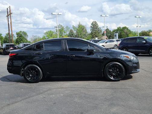 Super Black Metallic 2020 Nissan Versa 1.6 S