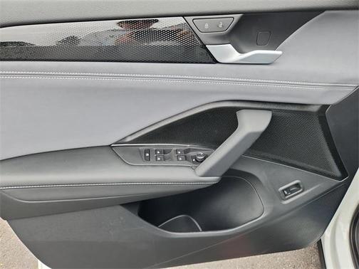 2025 Volkswagen Tiguan 2.0T SE 4MOTION