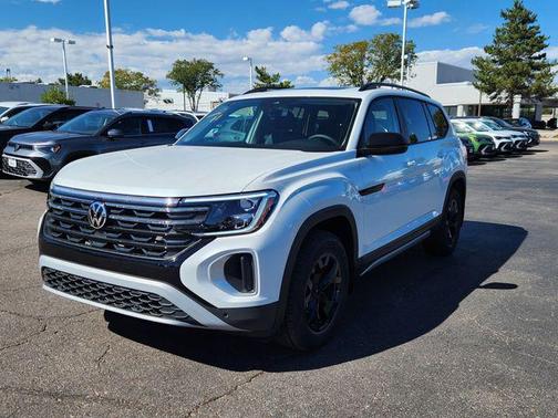 Opal White 2026 Volkswagen Atlas 2.0T Peak Edition