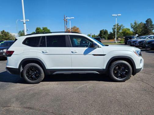 Opal White 2026 Volkswagen Atlas 2.0T Peak Edition