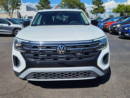 Opal White 2026 Volkswagen Atlas 2.0T Peak Edition