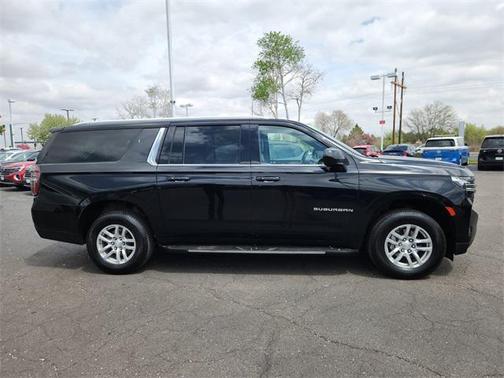 2023 Chevrolet Suburban LT