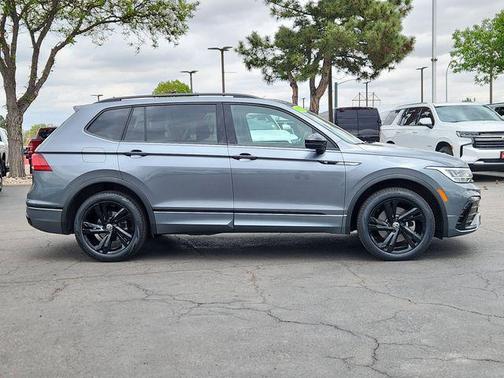 Platinum Gray Metallic 2023 Volkswagen Tiguan 2.0T SE R-Line Black