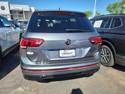 Platinum Gray Metallic 2023 Volkswagen Tiguan 2.0T SE R-Line Black