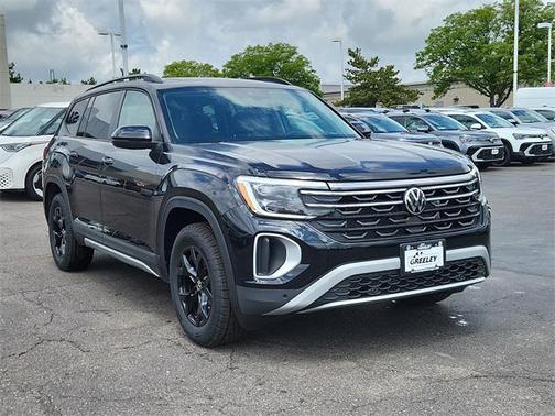 2025 Volkswagen Atlas 2.0T Peak Edition