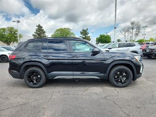2025 Volkswagen Atlas 2.0T Peak Edition