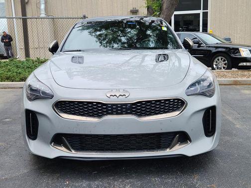 Ceramic Silver 2022 Kia Stinger GT2