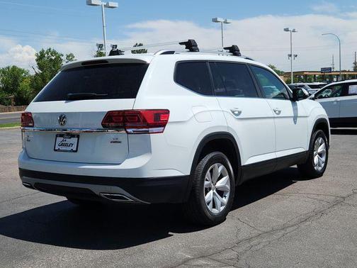 Pure White 2018 Volkswagen Atlas 3.6L SE