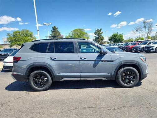 2025 Volkswagen Atlas 2.0T Peak Edition