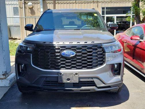 Carbonized Gray Metallic 2025 Ford Explorer ST-Line