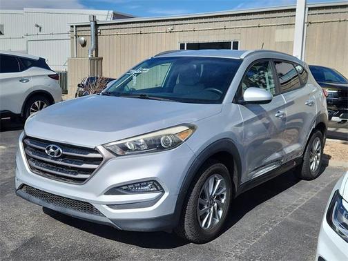 2016 Hyundai TUCSON SE