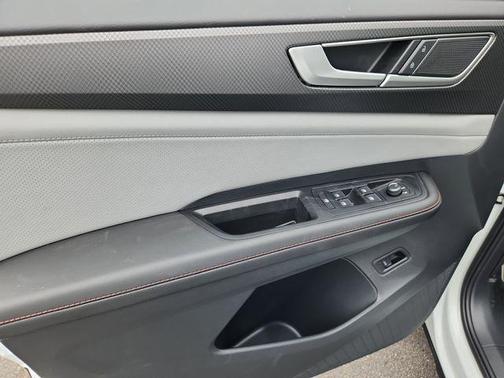 Opal White 2026 Volkswagen Atlas 2.0T Peak Edition
