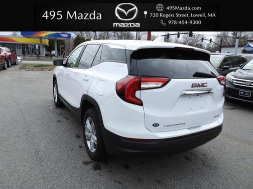 Summit White 2022 GMC Terrain SLE