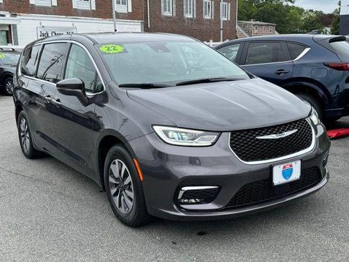 2022 Chrysler Pacifica Hybrid Touring L