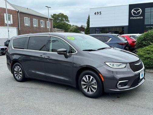 2022 Chrysler Pacifica Hybrid Touring L