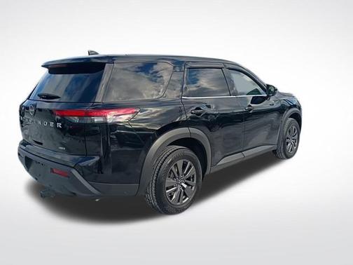 2022 Nissan Pathfinder S