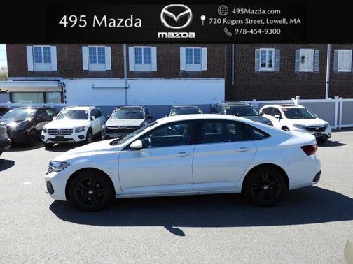 Opal White Pearl Effect 2024 Volkswagen Jetta 1.5T SE