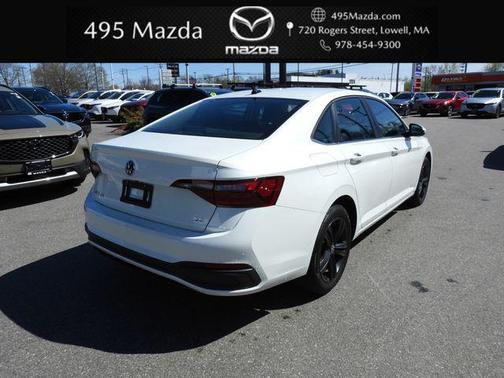 Opal White Pearl Effect 2024 Volkswagen Jetta 1.5T SE