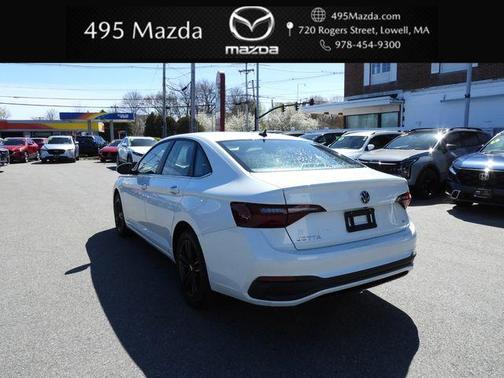 Opal White Pearl Effect 2024 Volkswagen Jetta 1.5T SE