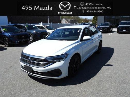 Opal White Pearl Effect 2024 Volkswagen Jetta 1.5T SE