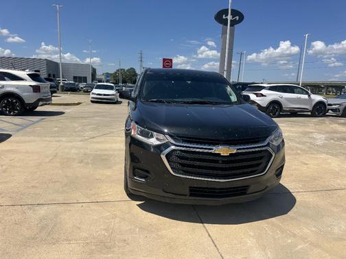 Mosaic Black Metallic 2019 Chevrolet Traverse LS