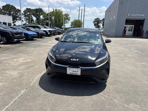 Aurora Black Pearl 2023 Kia Forte LXS