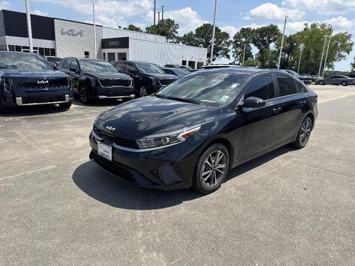 Aurora Black Pearl 2023 Kia Forte LXS