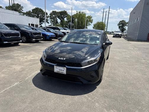 Aurora Black Pearl 2023 Kia Forte LXS