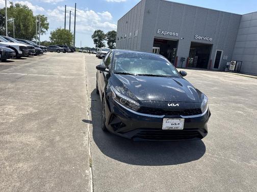 Aurora Black Pearl 2023 Kia Forte LXS