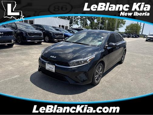Aurora Black Pearl 2023 Kia Forte LXS
